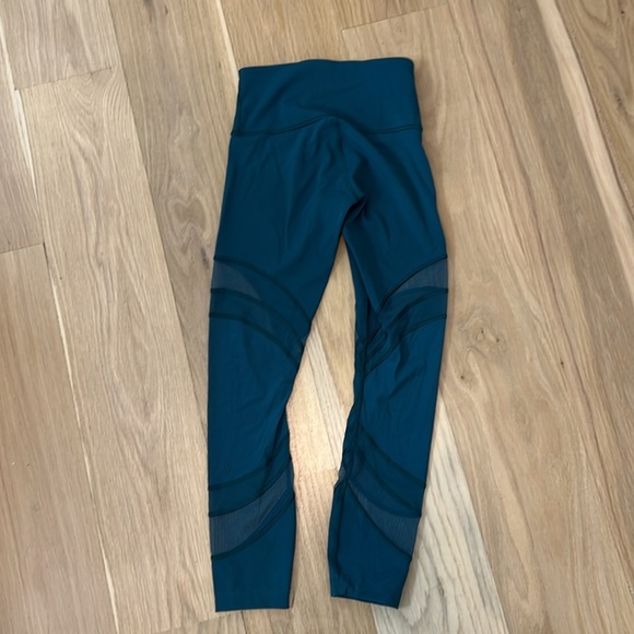 Teal Lululemon leggings with mesh detailing - Picture 2 of 2